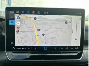 Volkswagen Golf R-Line 1.5 l eTSI OPF DSG CarPlay Black ACC