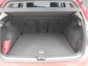 Volkswagen Golf Life inkl. Navi und Allwetter