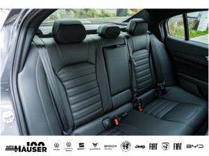 Alfa Romeo Giulia Veloce 2.0 Turbo AT8 Q4 PREMIUM TECHNOLOGIE HARMAN KARDON