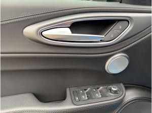 Alfa Romeo Giulia Veloce Q4 2.0 PDC+KAMERA+NAVI+CARPLAY+SHZ
