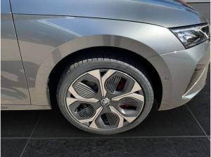 Skoda Octavia OCTAVIA COMBI RS 2,0 TSI 195 KW 7-GANG-DSG
