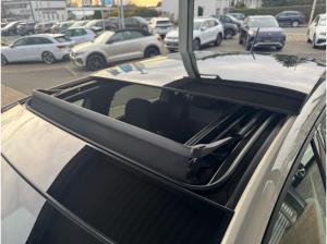 Volkswagen Taigo 1.5 TSI DSG R-Line AHK/PANO/RFK