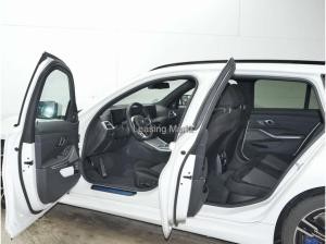 BMW 330 330e xDrive Touring M Sportpaket +Panorama +AHK