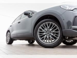 Audi Q3 35 TFSI S tr. VIRTUAL PDC RFK NAVI LED PANO