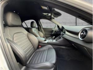 Alfa Romeo Giulia Veloce Q4 2.0 PDC+KAMERA+NAVI+CARPLAY+SHZ
