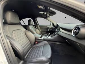 Alfa Romeo Giulia Veloce Q4 2.0 PDC+KAMERA+NAVI+CARPLAY+SHZ