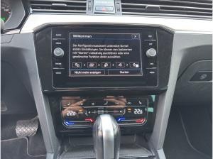 Volkswagen Passat 2.0 TDI Elegance Variant LED KAMERA NAVI PDC SHZ