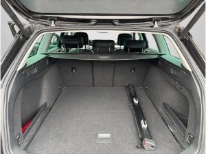 Volkswagen Passat 2.0 TDI Elegance Variant LED KAMERA NAVI PDC SHZ