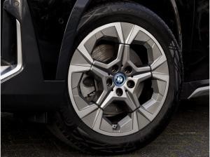 BMW iX1 xDrive30 Aut. xLine 18" LMF HeadUp