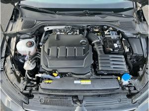 Volkswagen Golf Active VIII 2.0 TDI DSG / Navi, AHK, LED+