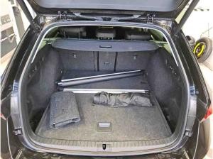 Skoda Octavia Combi Scout 2.0 TDI DSG 4x4 / Navi, AHK