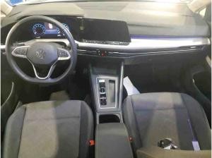 Volkswagen Golf Life VIII 1.5eTSI DSG / Navi, App, RFK, LED