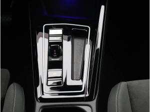 Volkswagen Golf VIII Style 2.0TSI DSG/ Navi, App, LED+, ACC