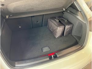 Mercedes-Benz A250e AMG Line Navi StandH Kam LED Ambiente