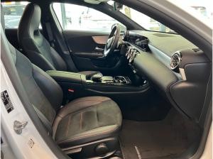 Mercedes-Benz A250e AMG Line Navi StandH Kam LED Ambiente