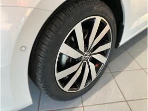 Volkswagen Touran HIGHLINE BLACK STYLE 1.5TSI DSG ACC.5J-G.AHK.STHZG.7-S.KAMERA.NAVI