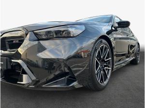 BMW M5 xDrive , 4-türig