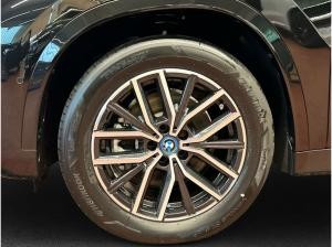 BMW iX1 xDrive30 M Sportpaket , 5-türig (Strom)