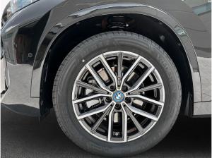 BMW iX1 xDrive30 M Sportpaket , 5-türig (Strom)