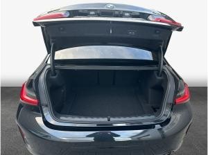 BMW 330 330i xDrive Aut. , 4-türig