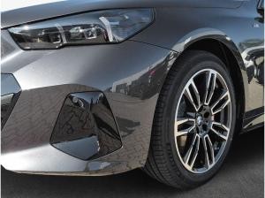 BMW 540 540d xDrive Touring Aut. , 5-türig (Diesel)