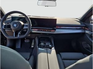 BMW 540 540d xDrive Touring Aut. , 5-türig (Diesel)