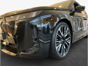 BMW ix iX xDrive60 , 5-türig (Strom)