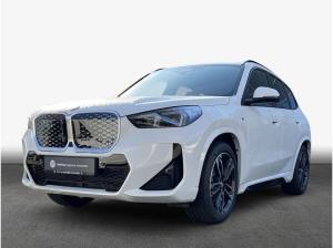 BMW iX1 xDrive30 M Sportpaket , 5-türig (Strom)