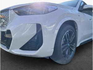 BMW iX1 xDrive30 M Sportpaket , 5-türig (Strom)