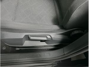 Volkswagen Golf VIII Lim. 2.0 TDI Life Fahrschulauto