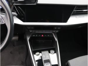 Audi A3 Sportback S-Line 40 TFSIe S-tronic / LED, DAB