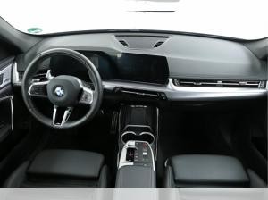 BMW X1 20i M Sport  verf. ab 03/2026 Dr. Ass. +, Parkass., Harm/Kard., uvm.
