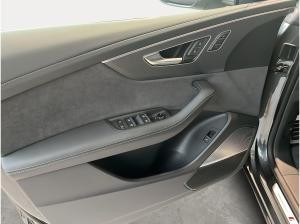 Audi RS Q8 SUV performance 471kW tiptronic(MT)