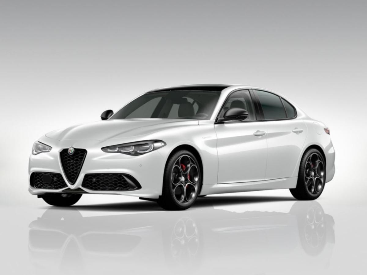 Alfa Romeo Giulia Veloce 2.0 Turbo 280PS AT8 Q4 Panorama Navi