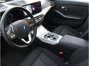 BMW 330 330e xDrive Touring LC PROF+HUD+PANO+AHK+KAMERA