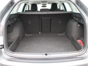 Skoda Octavia Selection 1.5 eTSI DSG / Navi, AHK, LED