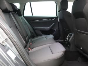 Skoda Octavia Selection 1.5 eTSI DSG / Navi, AHK, LED