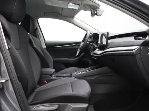 Skoda Octavia Selection 1.5 eTSI DSG / Navi, AHK, LED