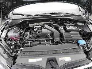 Skoda Octavia Selection 1.5 eTSI DSG / Navi, AHK, LED