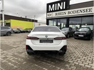 BMW i5 eDrive40 Limo. MSPORT 0,25% /  SEHR SCHNELL SEIN NUR BIS ZULASSUNG 23.12 / 26% SOFORT