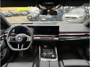BMW i5 eDrive40 Limo. MSPORT 0,25% /  SEHR SCHNELL SEIN NUR BIS ZULASSUNG 23.12 / 26% SOFORT