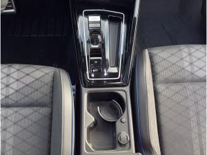 Volkswagen Golf 1.5 eTSI DSG R-Line Pano Black-Style Navi