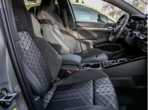 Volkswagen Golf VIII Variant 1.5 eTSI DSG R-LINE