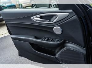 Alfa Romeo Giulia Veloce 2.0 Turbo AT8 Q4 SOFORT PANORAMA PREMIUM TECHNOLOGIE