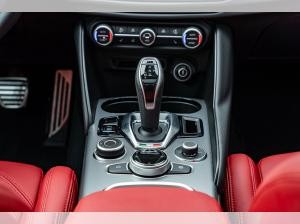 Alfa Romeo Giulia Veloce 2.0 Turbo AT8 Q4 SOFORT PANORAMA PREMIUM TECHNOLOGIE