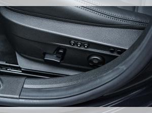 Alfa Romeo Giulia Veloce 2.0 Turbo AT8 Q4 PREMIUM TECHNOLOGIE HARMAN-KARDON