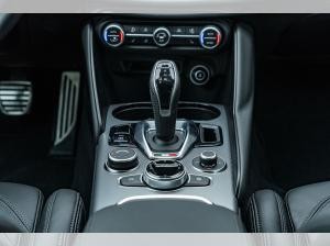 Alfa Romeo Giulia Veloce 2.0 Turbo AT8 Q4 PREMIUM TECHNOLOGIE HARMAN-KARDON