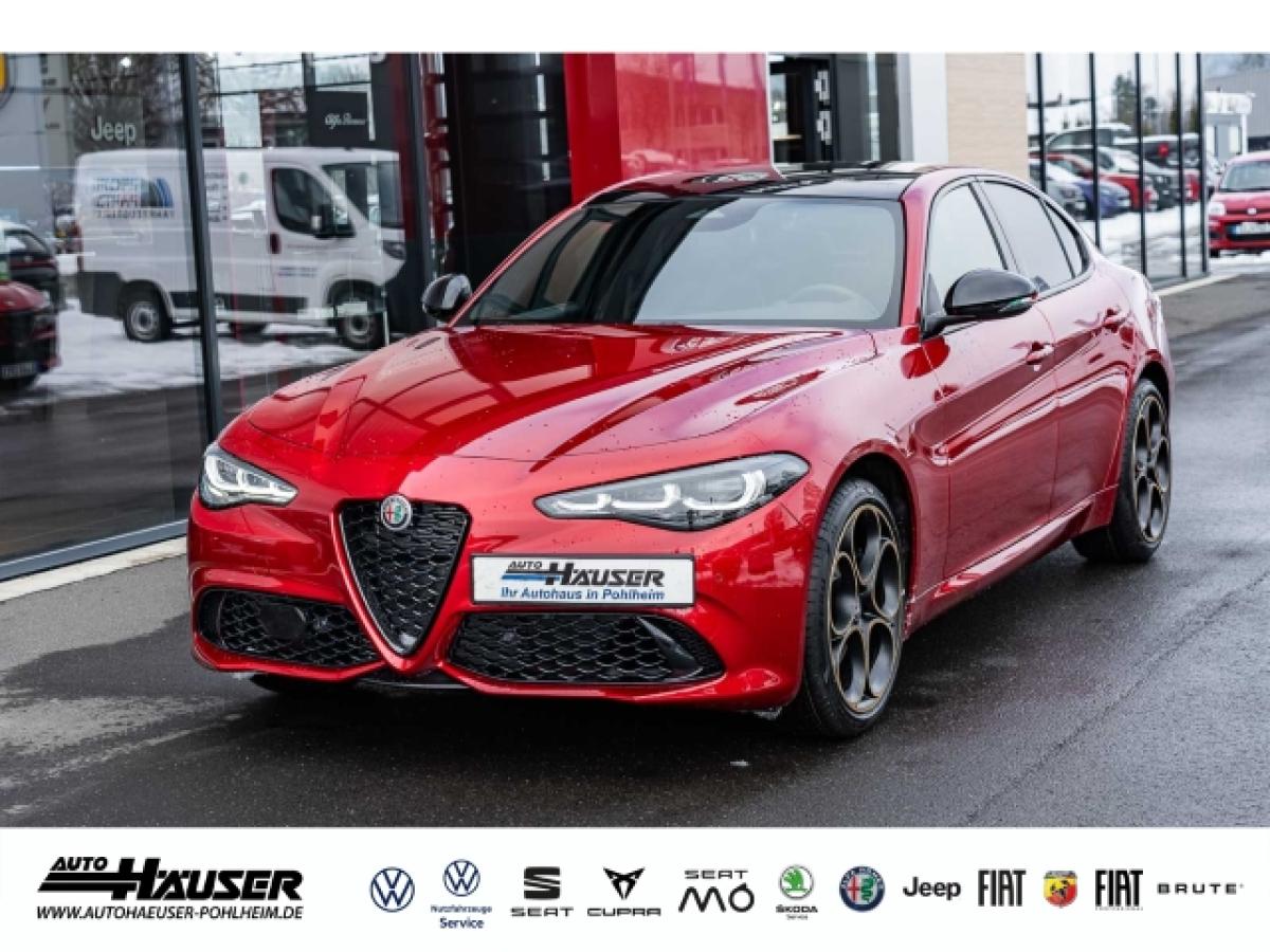 Alfa Romeo Giulia INTENSA 2.0 Turbo AT8 Q4 PANORAMA HARMAN-KARDON BREMBO ROSSO-ETNA