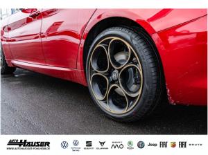 Alfa Romeo Giulia INTENSA 2.0 Turbo AT8 Q4 PANORAMA HARMAN-KARDON BREMBO ROSSO-ETNA