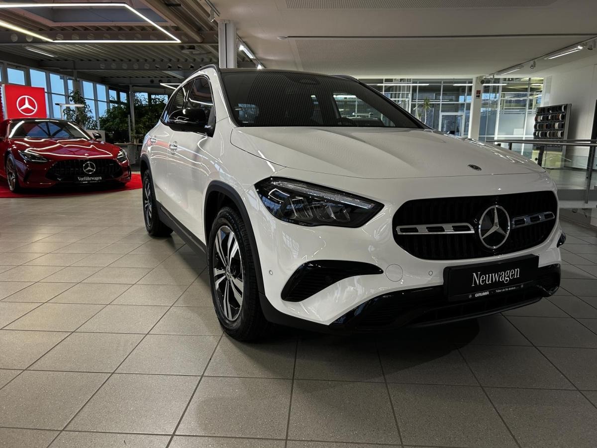 Mercedes-Benz GLA 220 d 4Matic+ Edition Progressive Line+Panodach+AHK+Winter-Paket+DISTRONIC